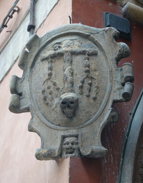 The coat of arms of the Ospedale della Morte.